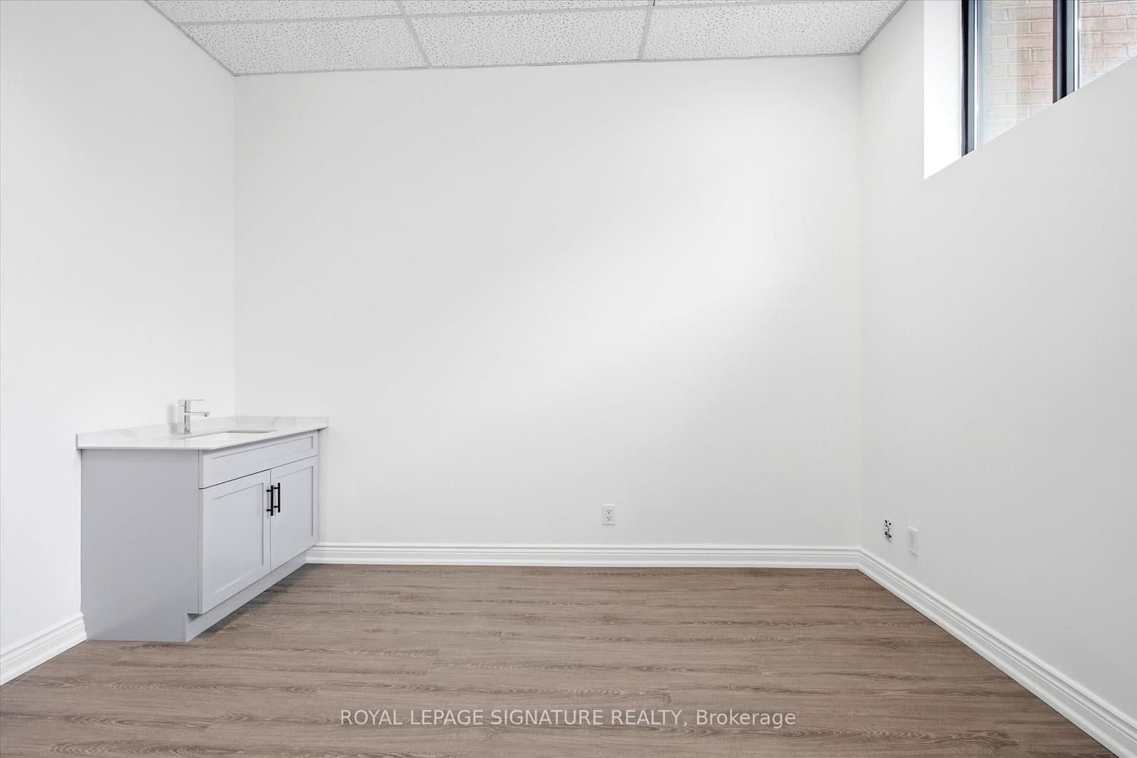 2900 Yonge Street, Unit 101 thumbnail 23