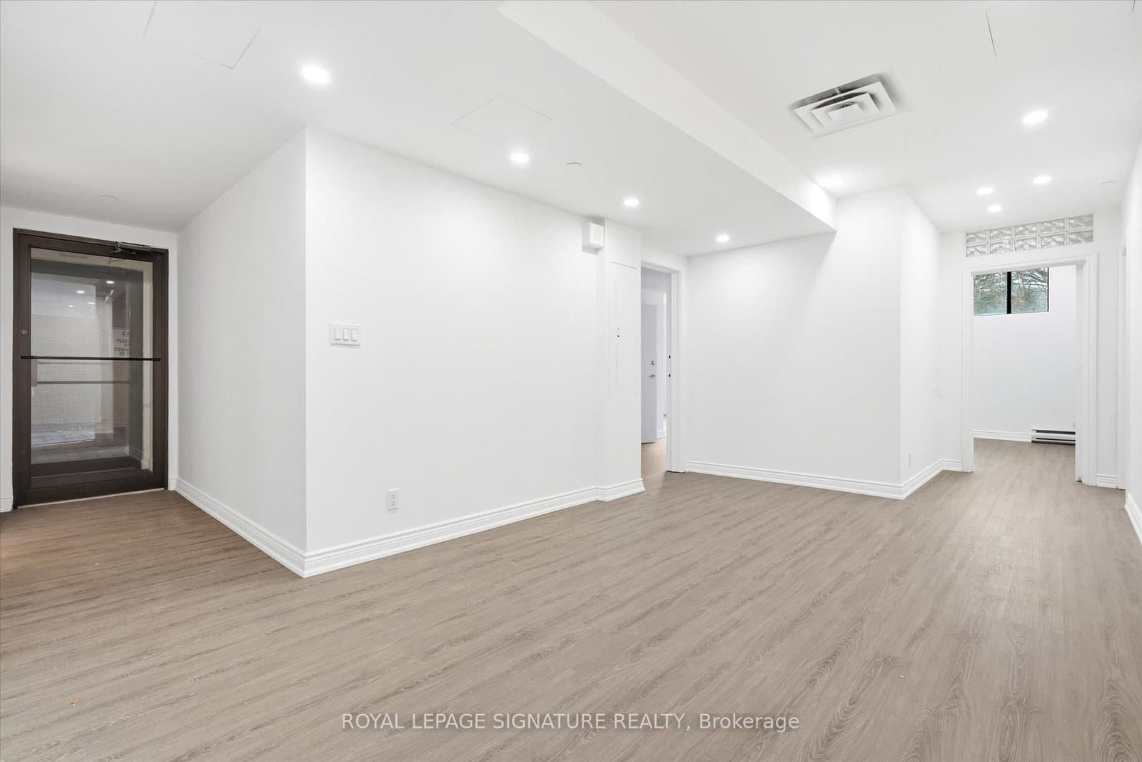 2900 Yonge Street, Unit 101 thumbnail 5