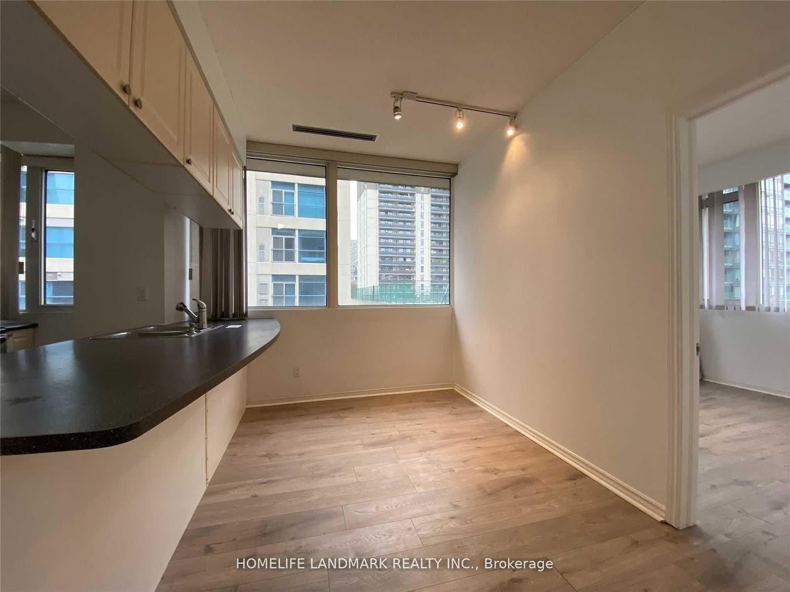 555 Yonge Street, Unit 407 thumbnail 7