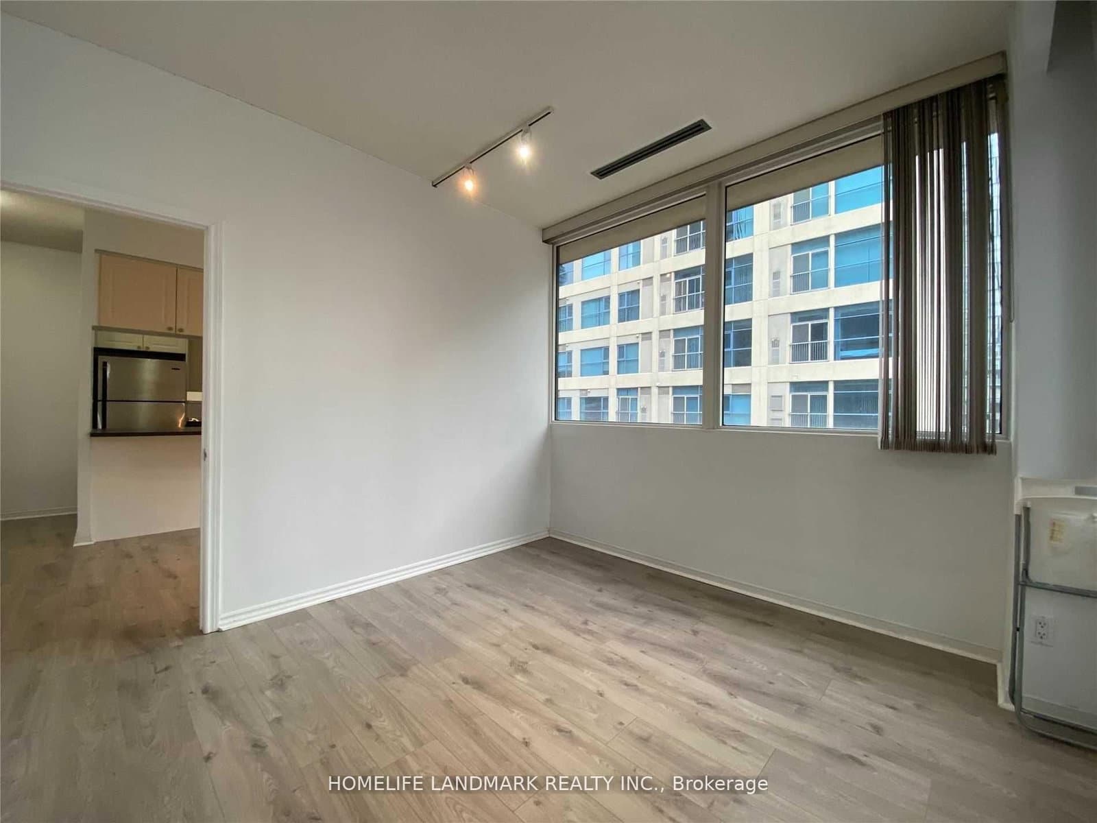 555 Yonge Street, Unit 407 thumbnail 9