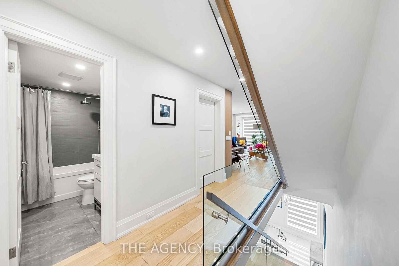 3062 Bayview Avenue thumbnail 22