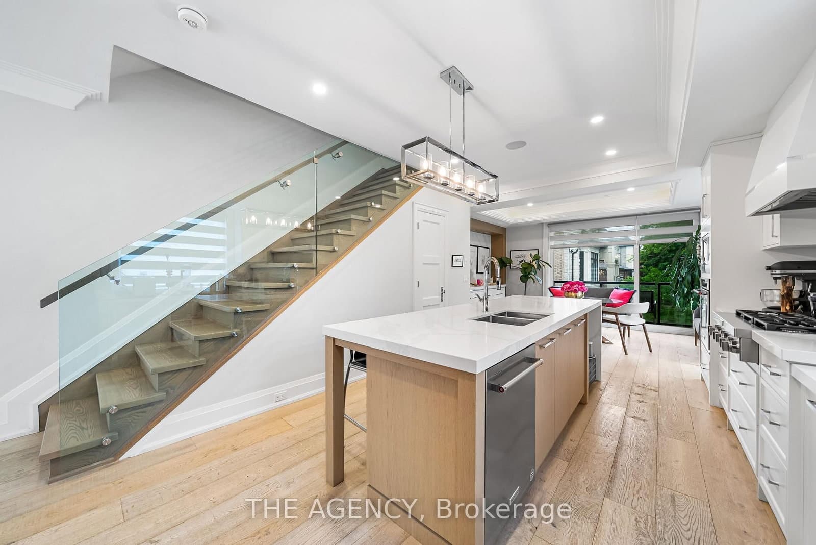 3062 Bayview Avenue thumbnail 7