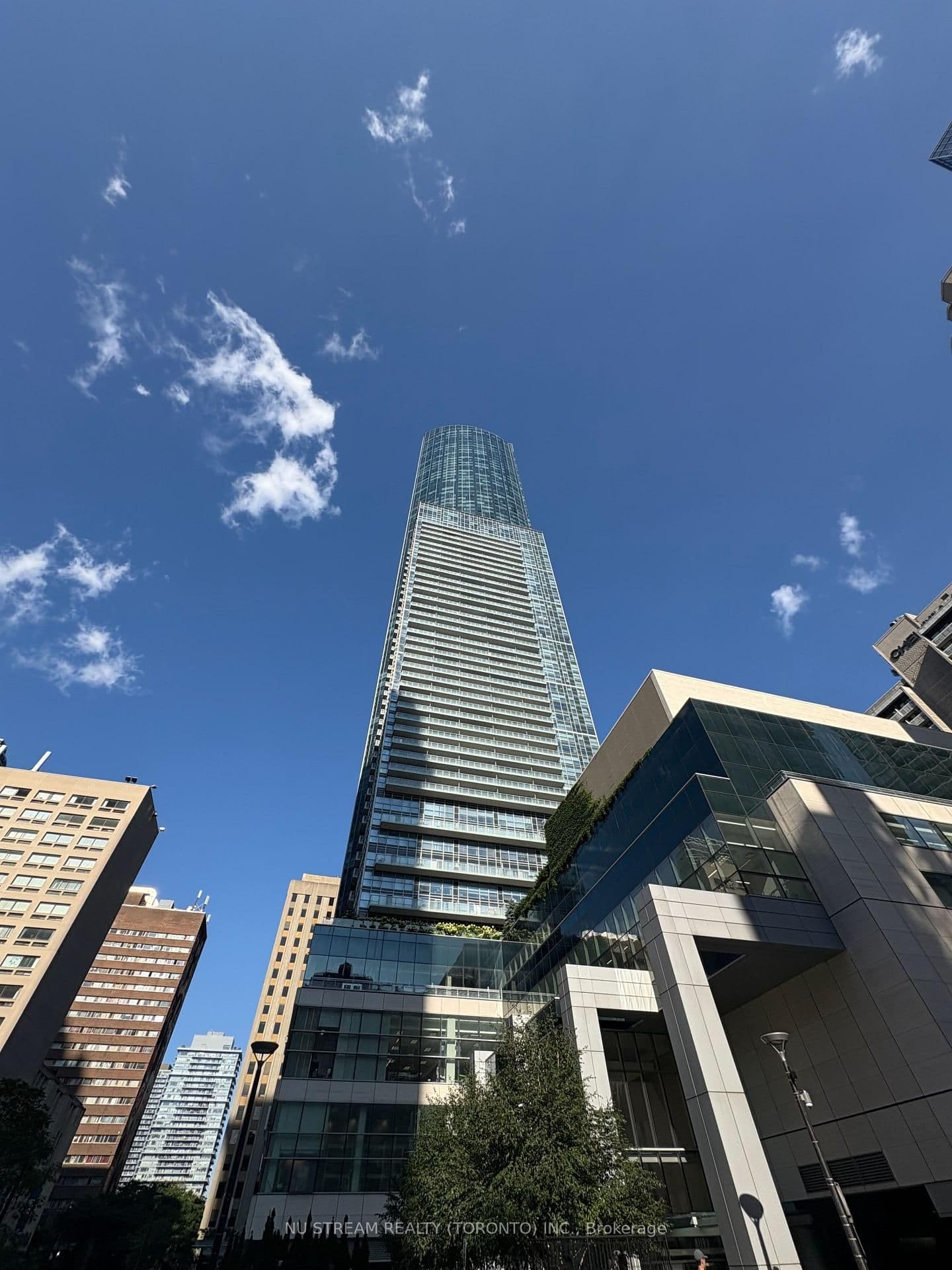 384 Yonge Street, Unit 59 thumbnail 2