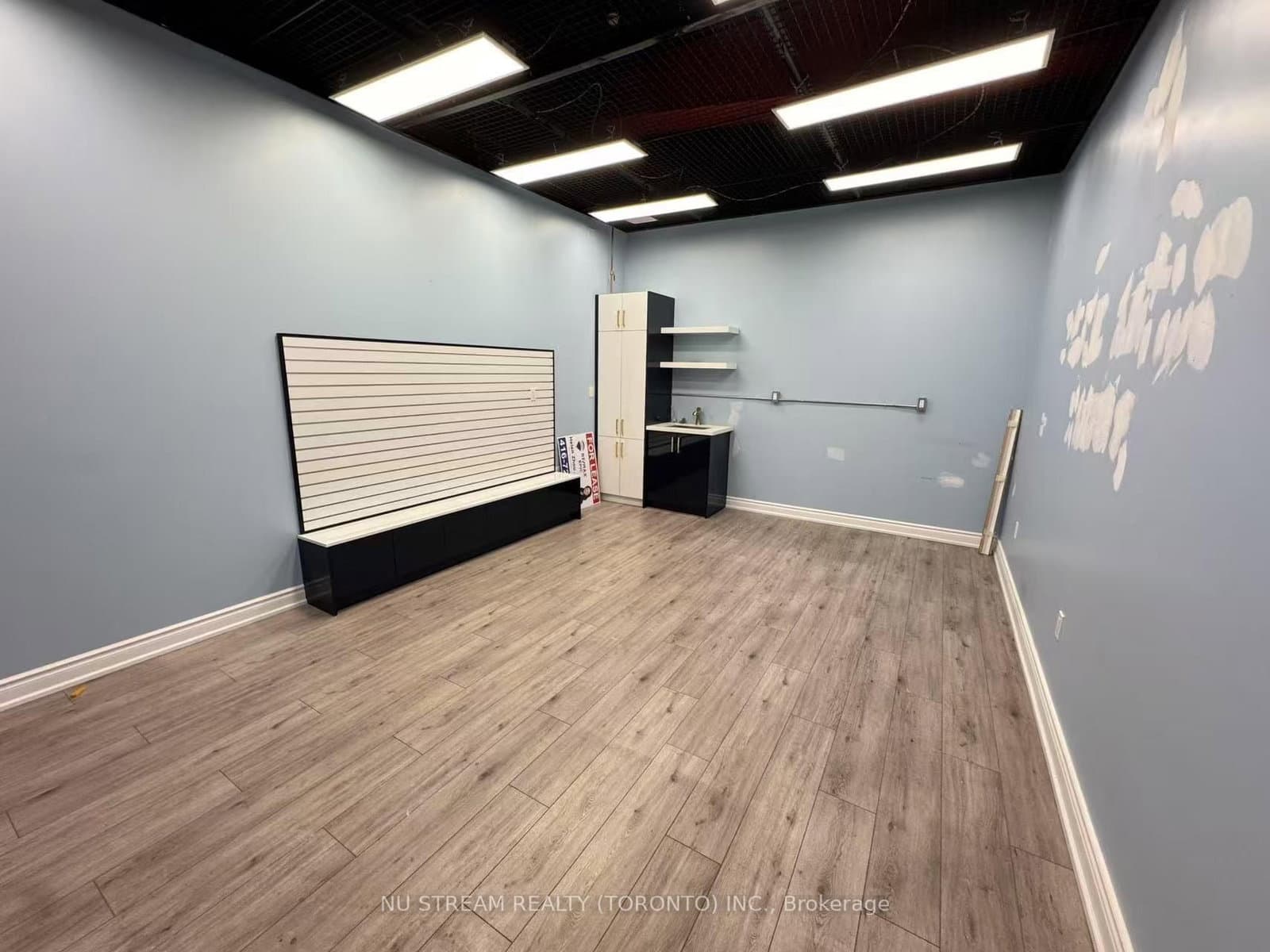 384 Yonge Street, Unit 59 thumbnail 5
