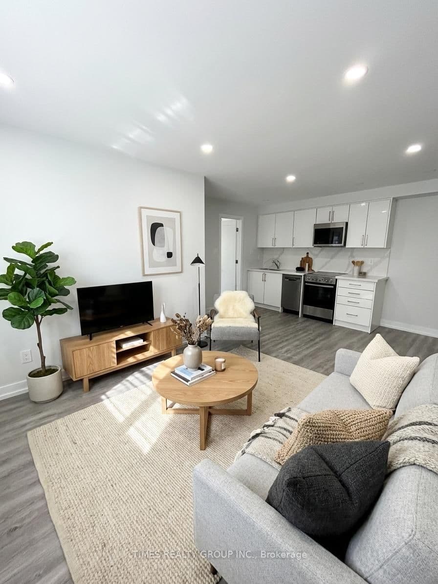 15 Walmer Road, Unit 103 thumbnail 2