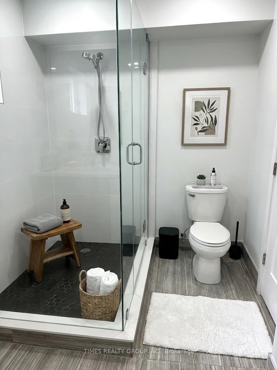 15 Walmer Road, Unit 103 thumbnail 5