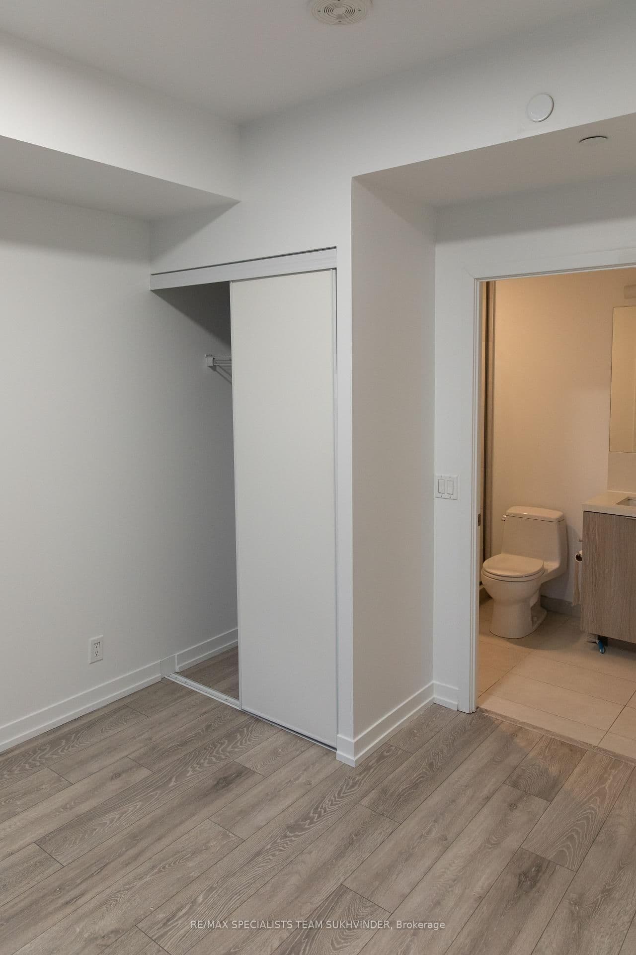 2020 Bathurst Street, Unit 637 thumbnail 11