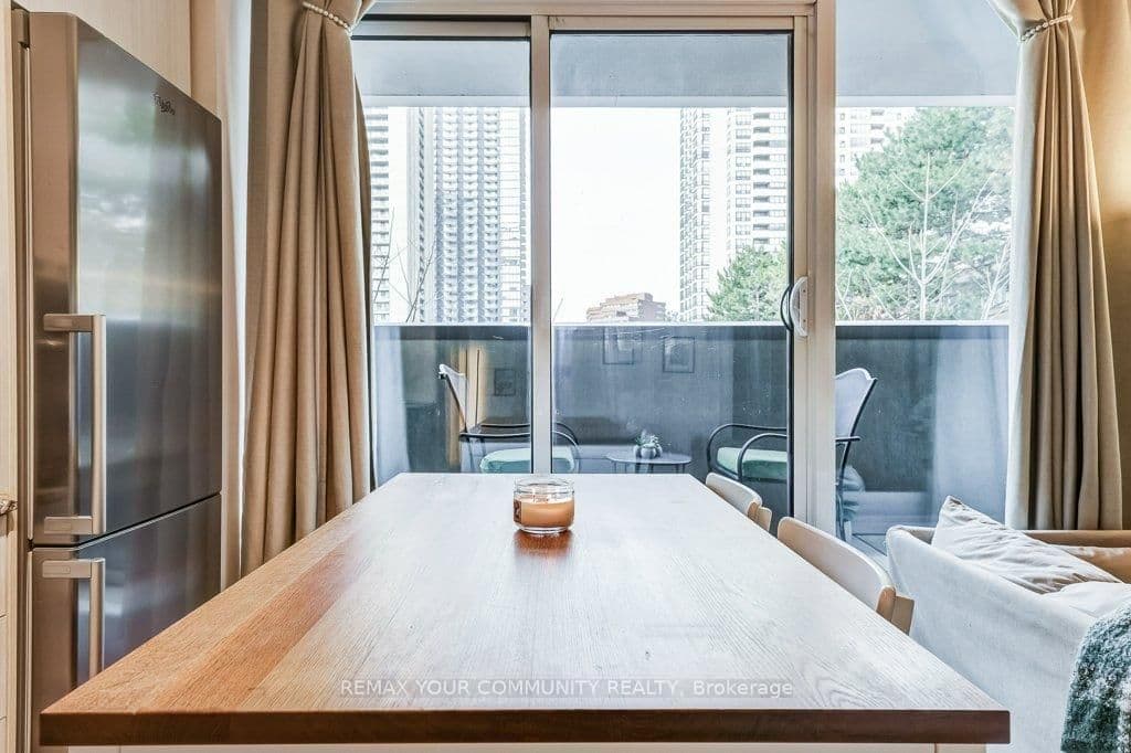 88 Sheppard Avenue E, Unit 210 thumbnail 16