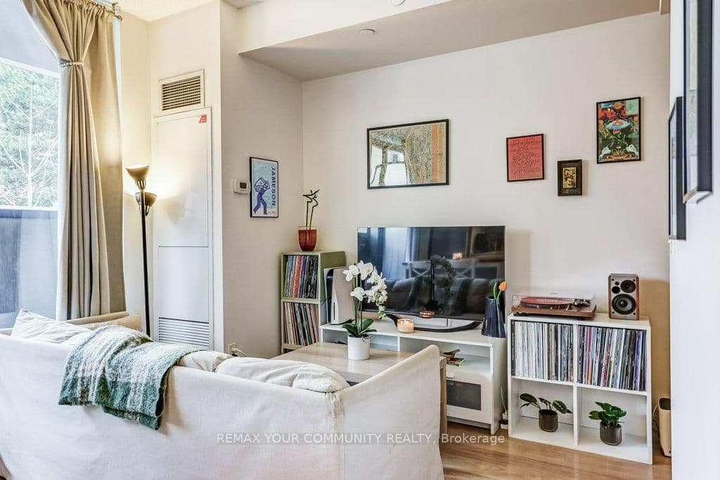 88 Sheppard Avenue E, Unit 210 thumbnail 17