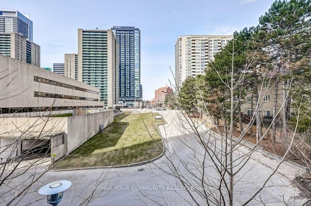 88 Sheppard Avenue E, Unit 210 thumbnail 19