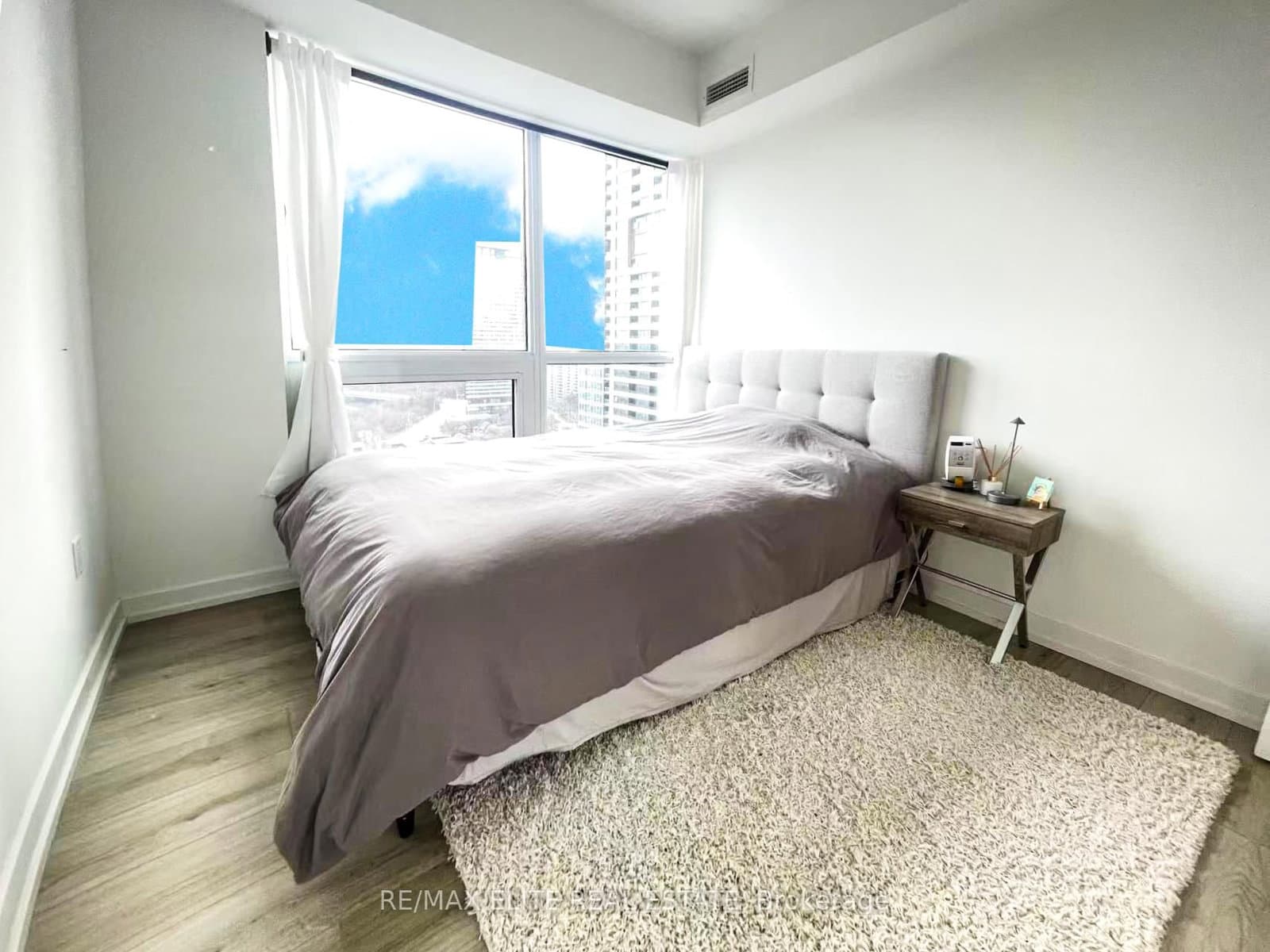 395 Bloor Street E, Unit 1711 thumbnail 5