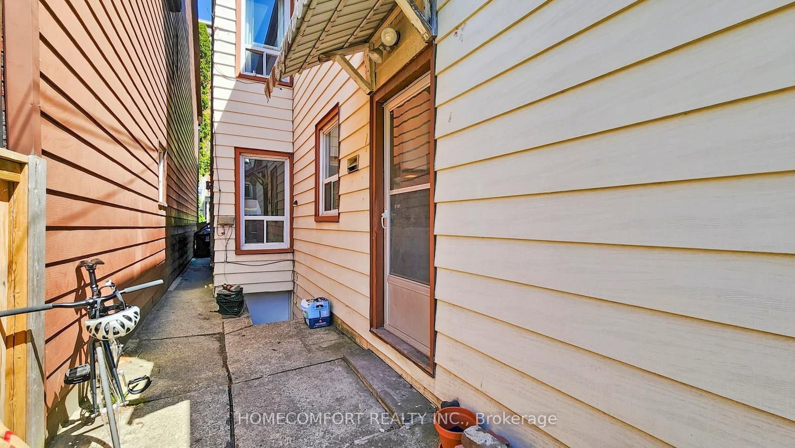230 Robert Street thumbnail 43