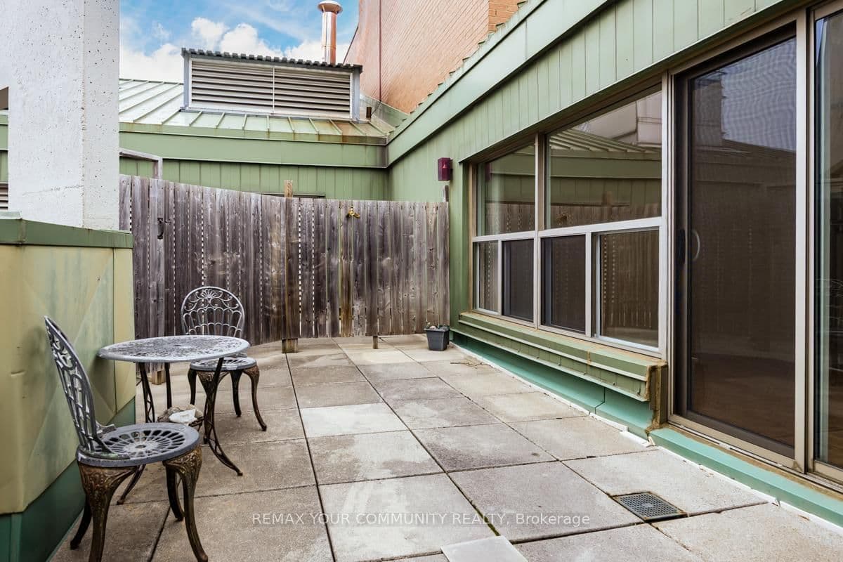 5795 Yonge Street, Unit PH1205 thumbnail 25
