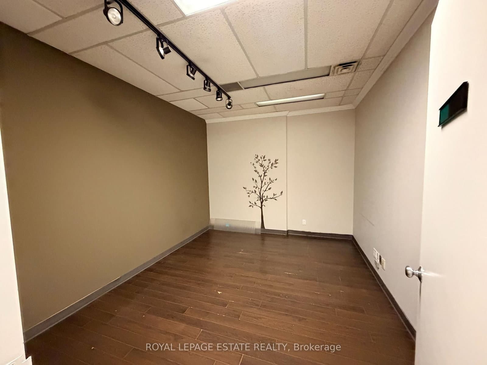 124 Merton Street, Unit 305 thumbnail 8
