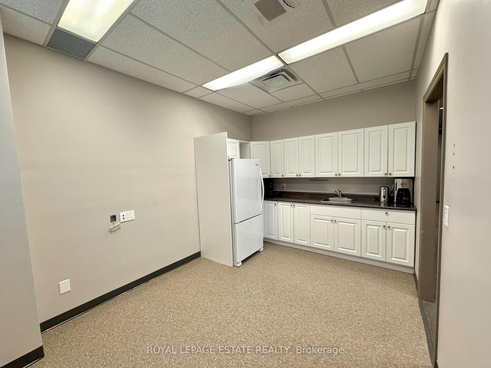 124 Merton Street, Unit 203 thumbnail 10