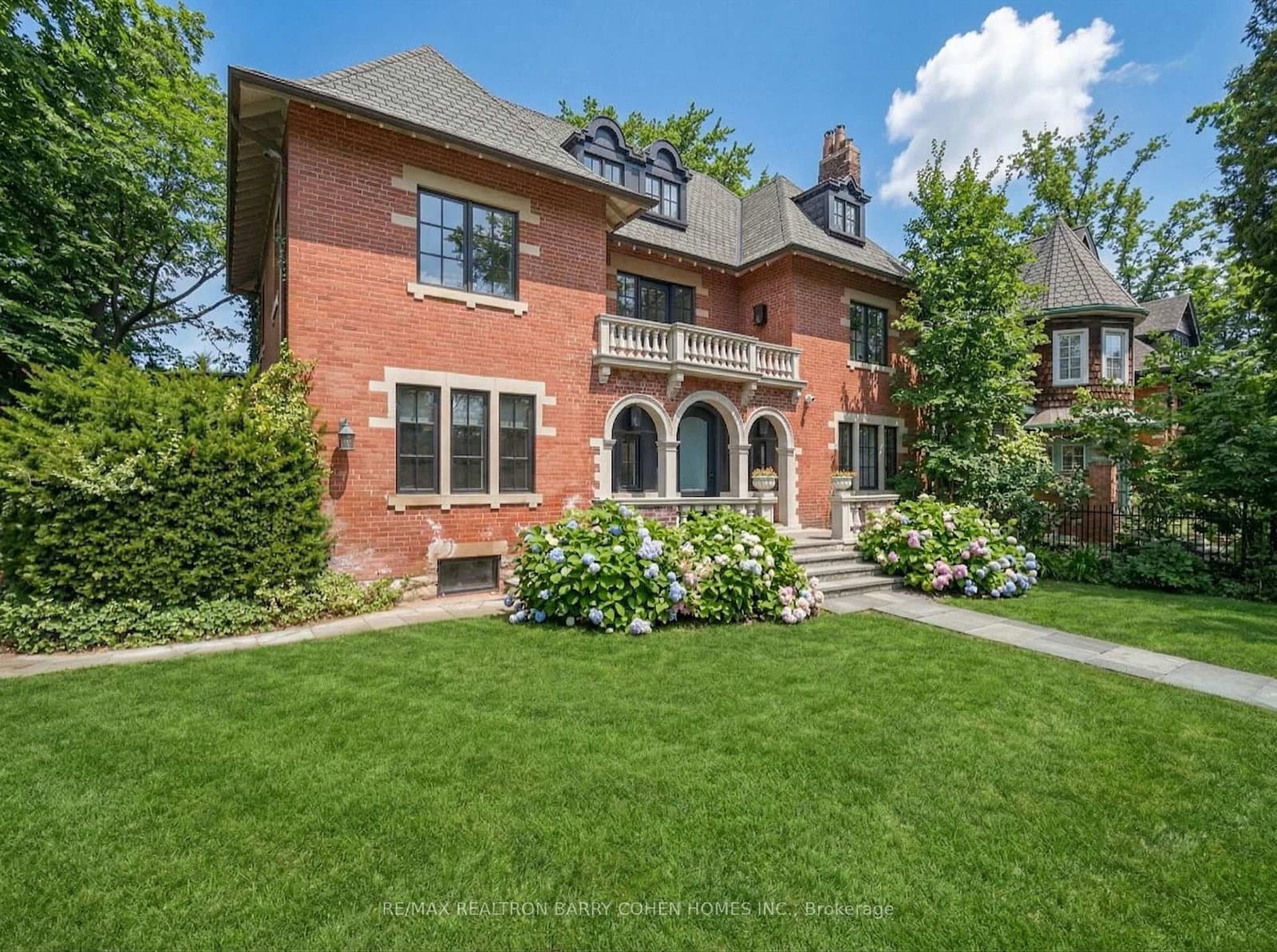 62 Maple Avenue thumbnail 2