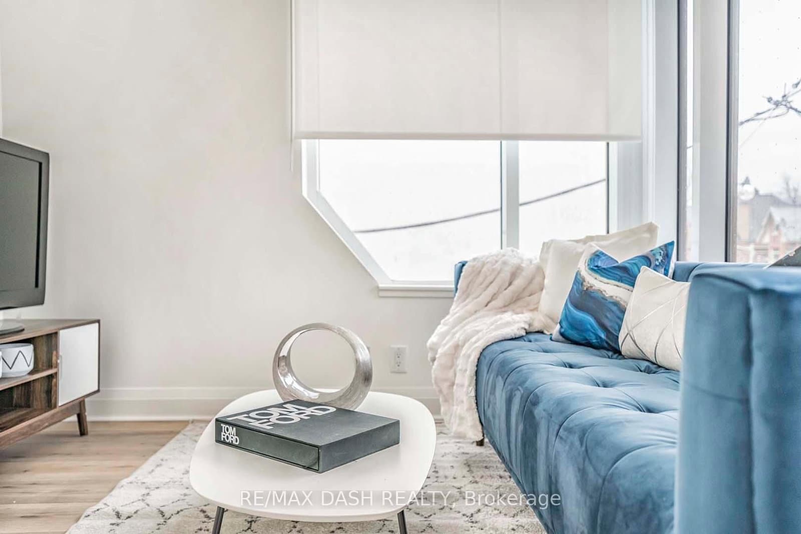 151 Avenue Road, Unit 205 thumbnail 14