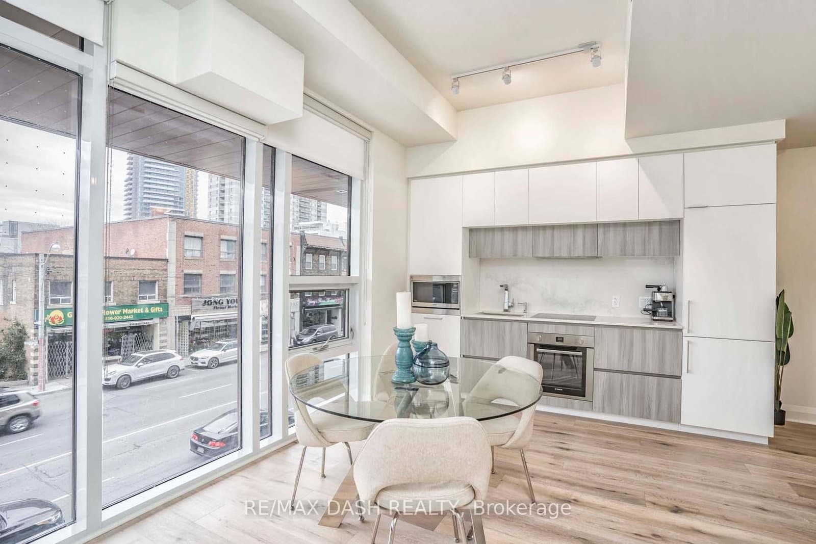151 Avenue Road, Unit 205 thumbnail 17