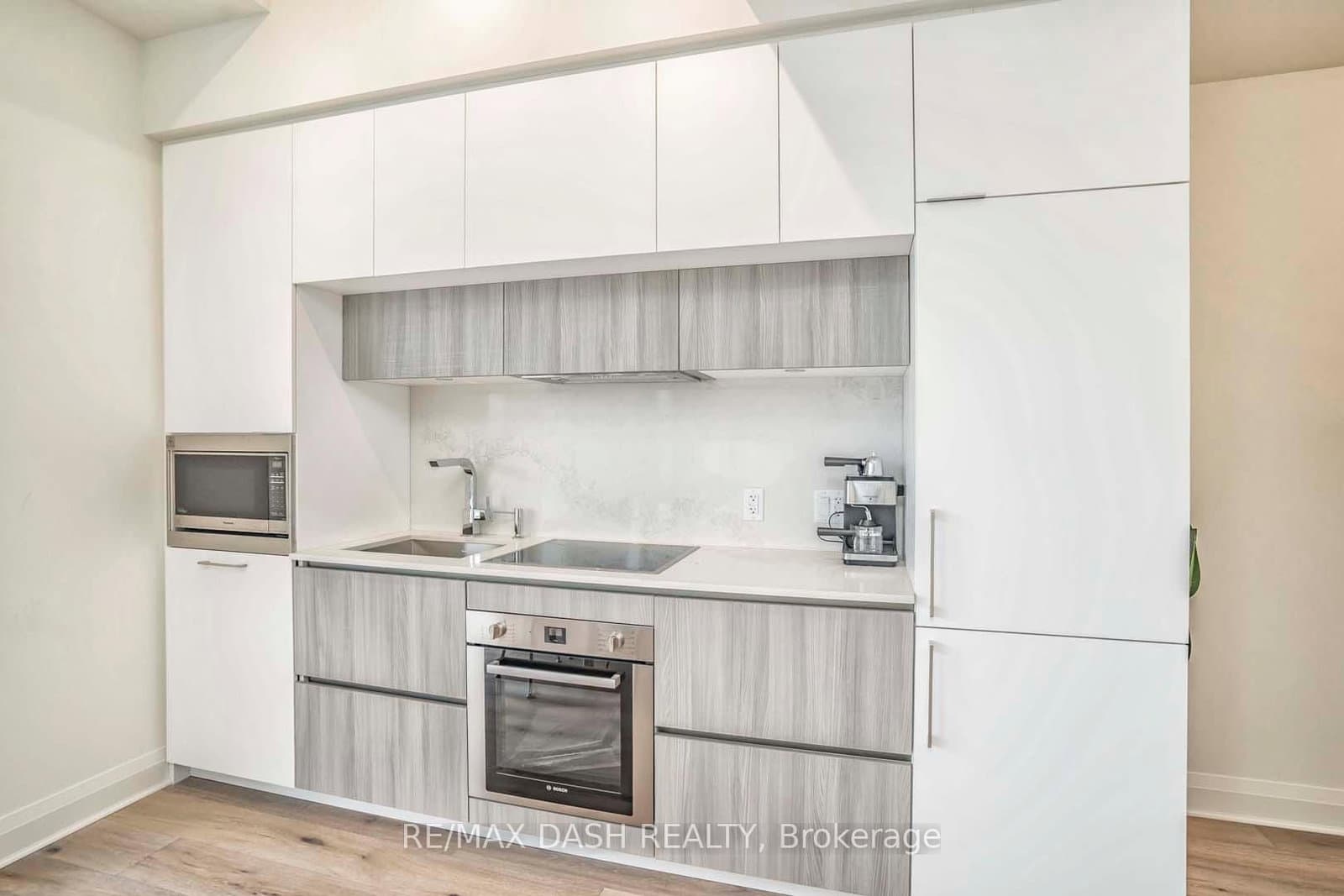 151 Avenue Road, Unit 205 thumbnail 19