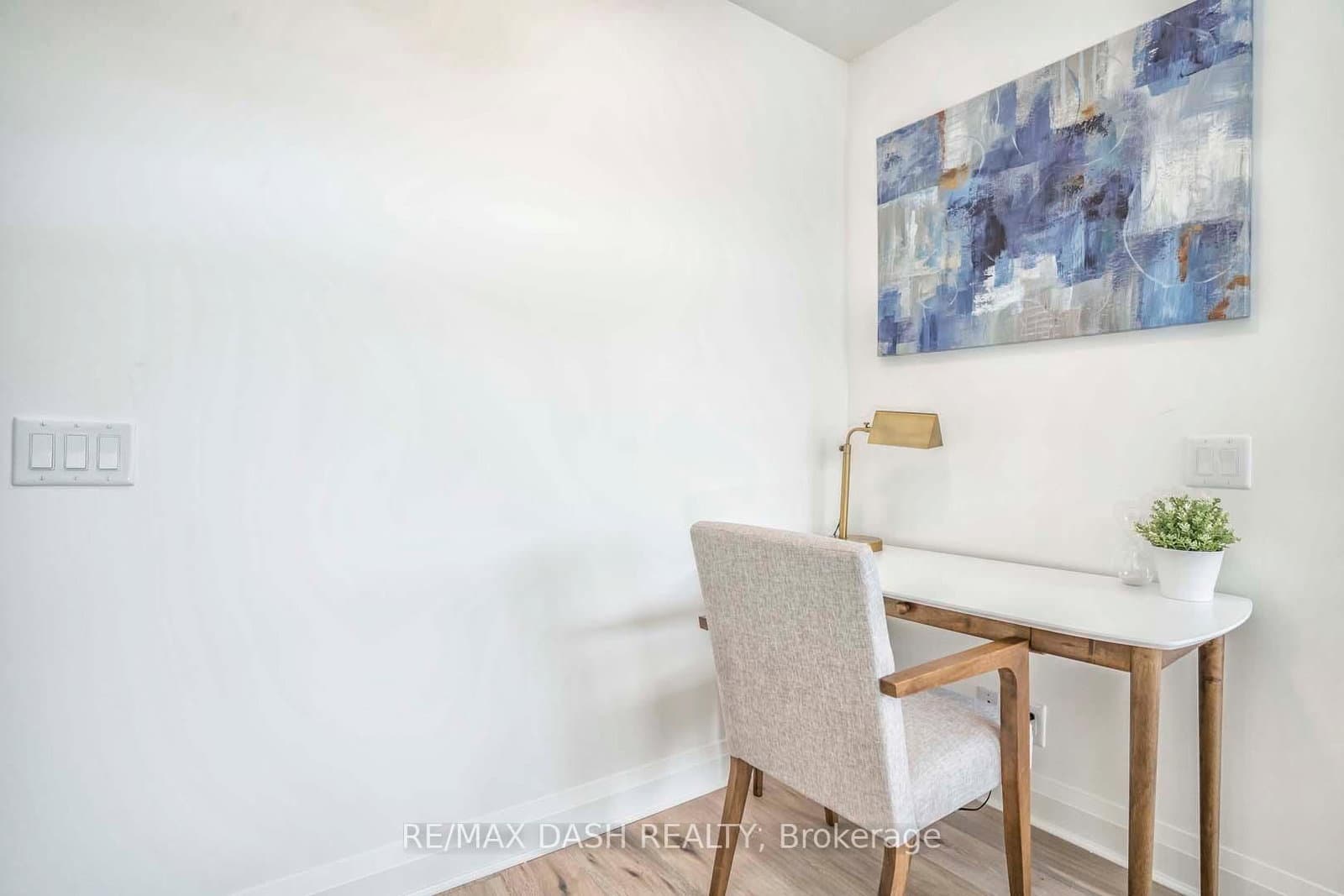151 Avenue Road, Unit 205 thumbnail 21