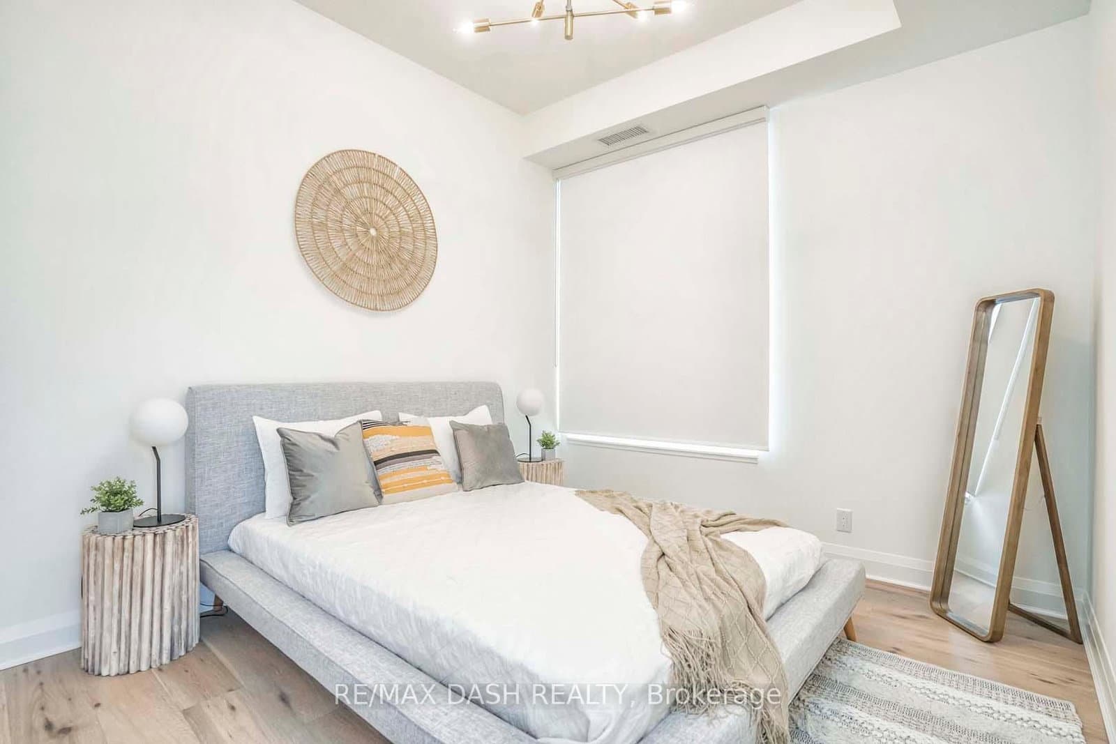 151 Avenue Road, Unit 205 thumbnail 24