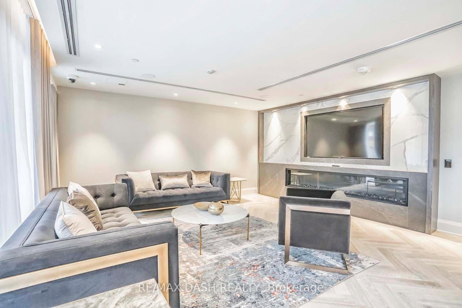 151 Avenue Road, Unit 205 thumbnail 30