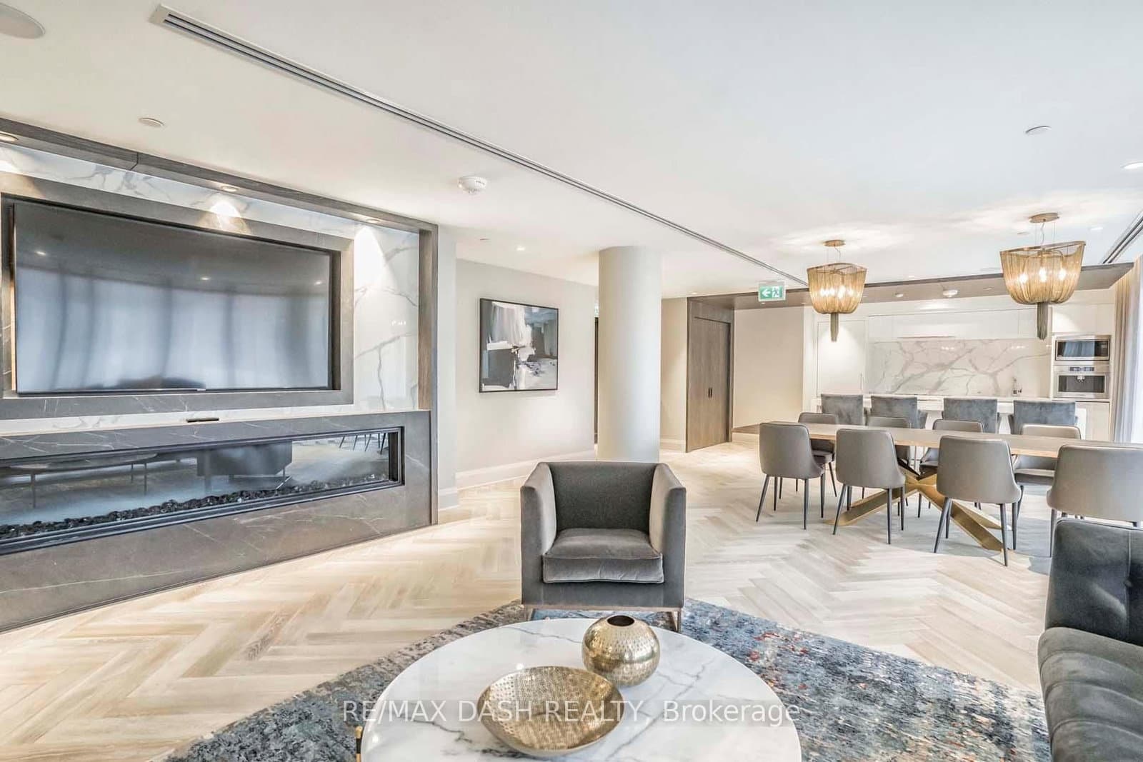 151 Avenue Road, Unit 205 thumbnail 31