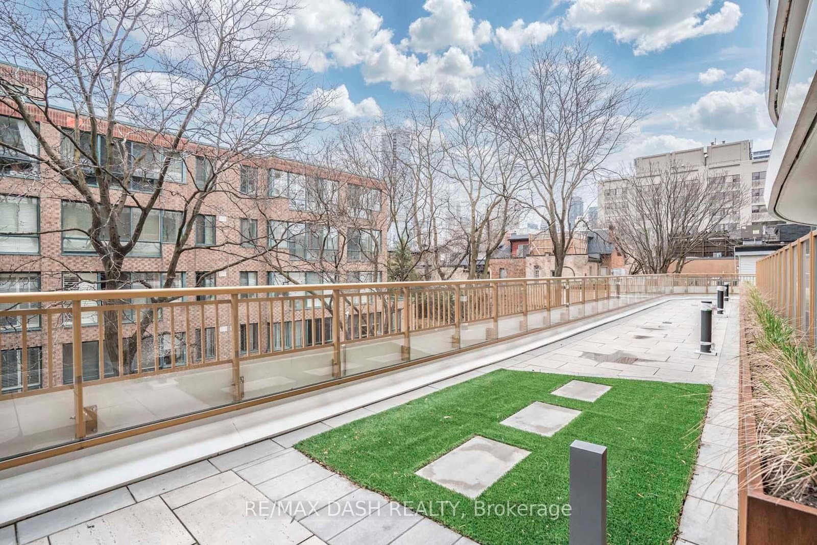 151 Avenue Road, Unit 205 thumbnail 32