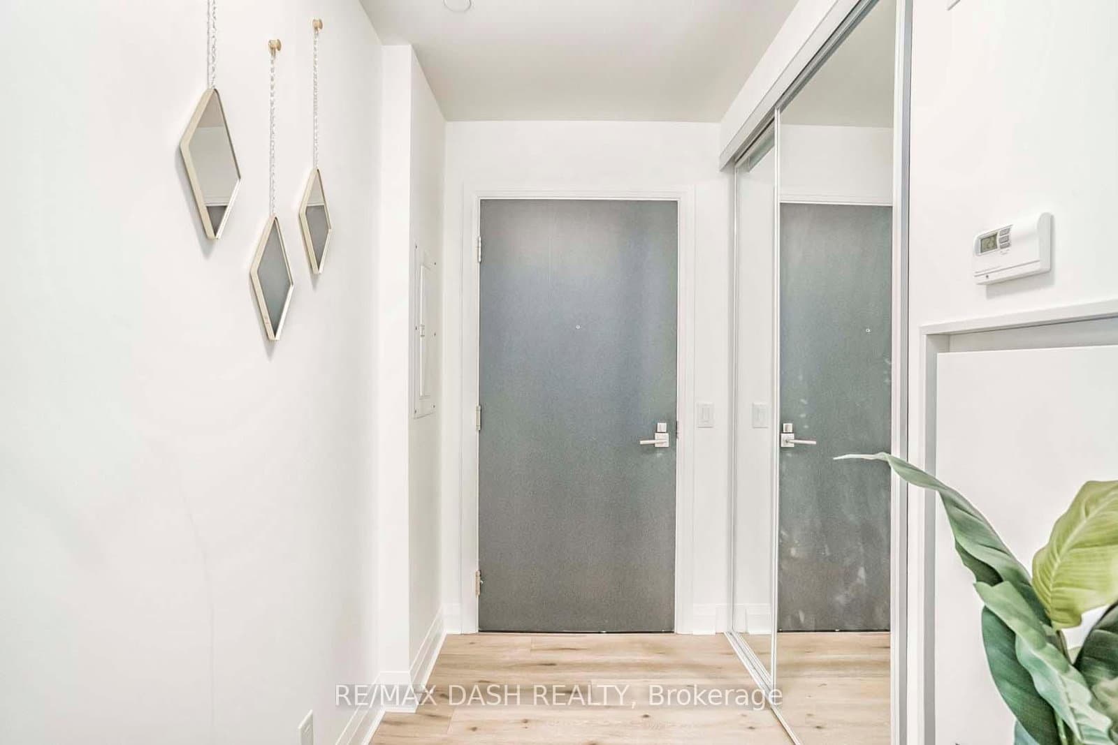 151 Avenue Road, Unit 205 thumbnail 4