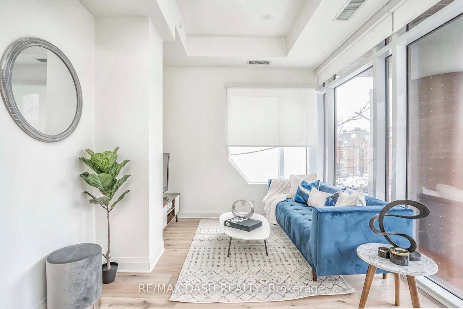 151 Avenue Road, Unit 205 thumbnail 9