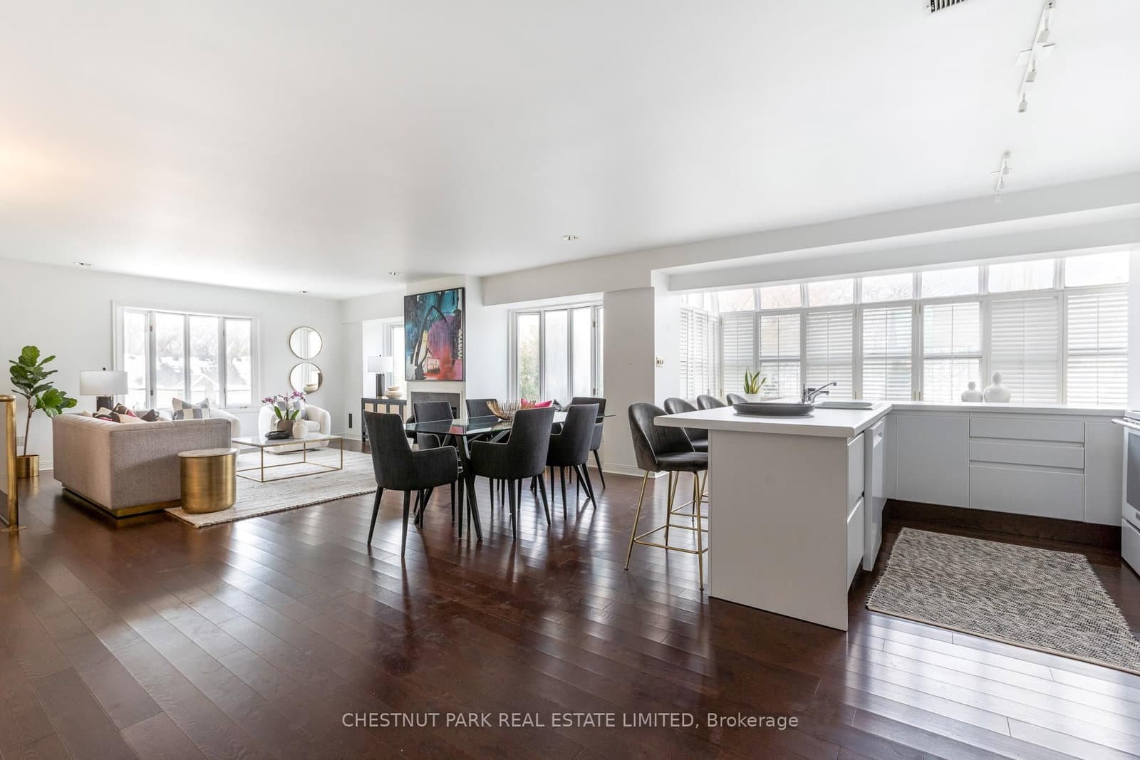 8 Hawthorn Avenue, Unit PH3 - Image 1