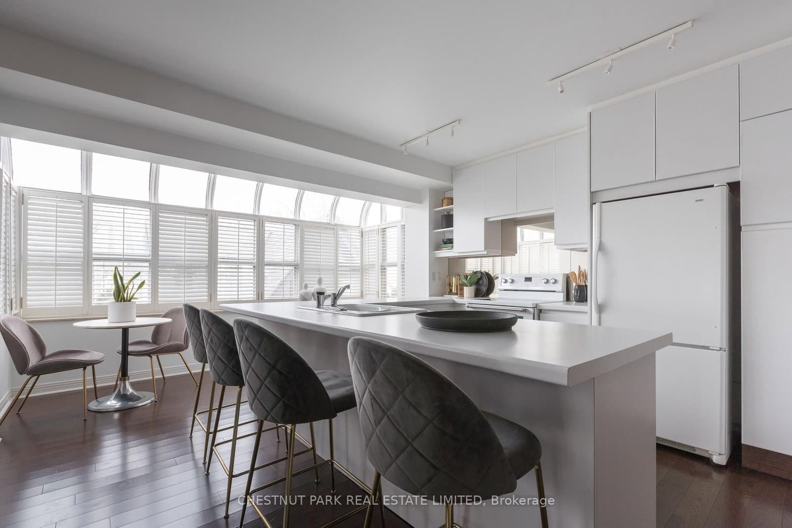 8 Hawthorn Avenue, Unit PH3 thumbnail 6