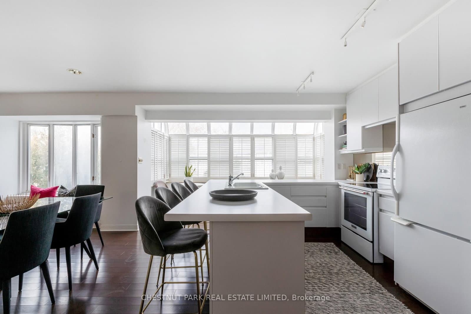 8 Hawthorn Avenue, Unit PH3 thumbnail 7