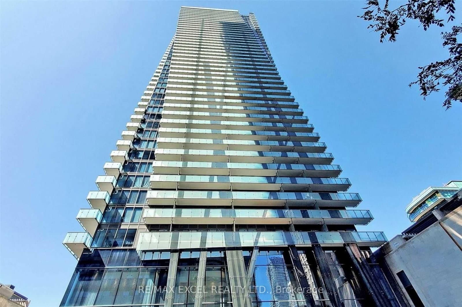 65 St Mary Street, Unit 810 thumbnail 2