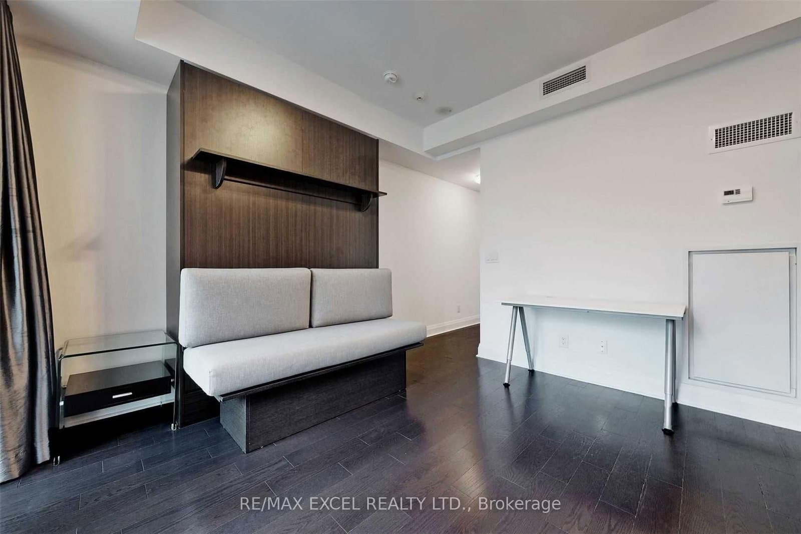 65 St Mary Street, Unit 810 thumbnail 8