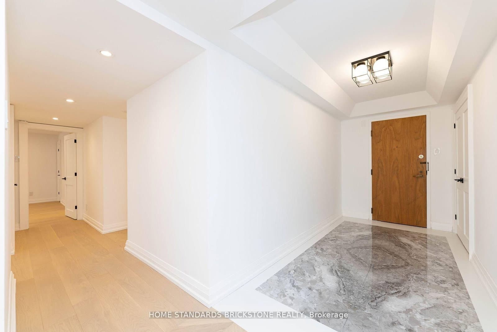61 St Clair Avenue W, Unit 805
