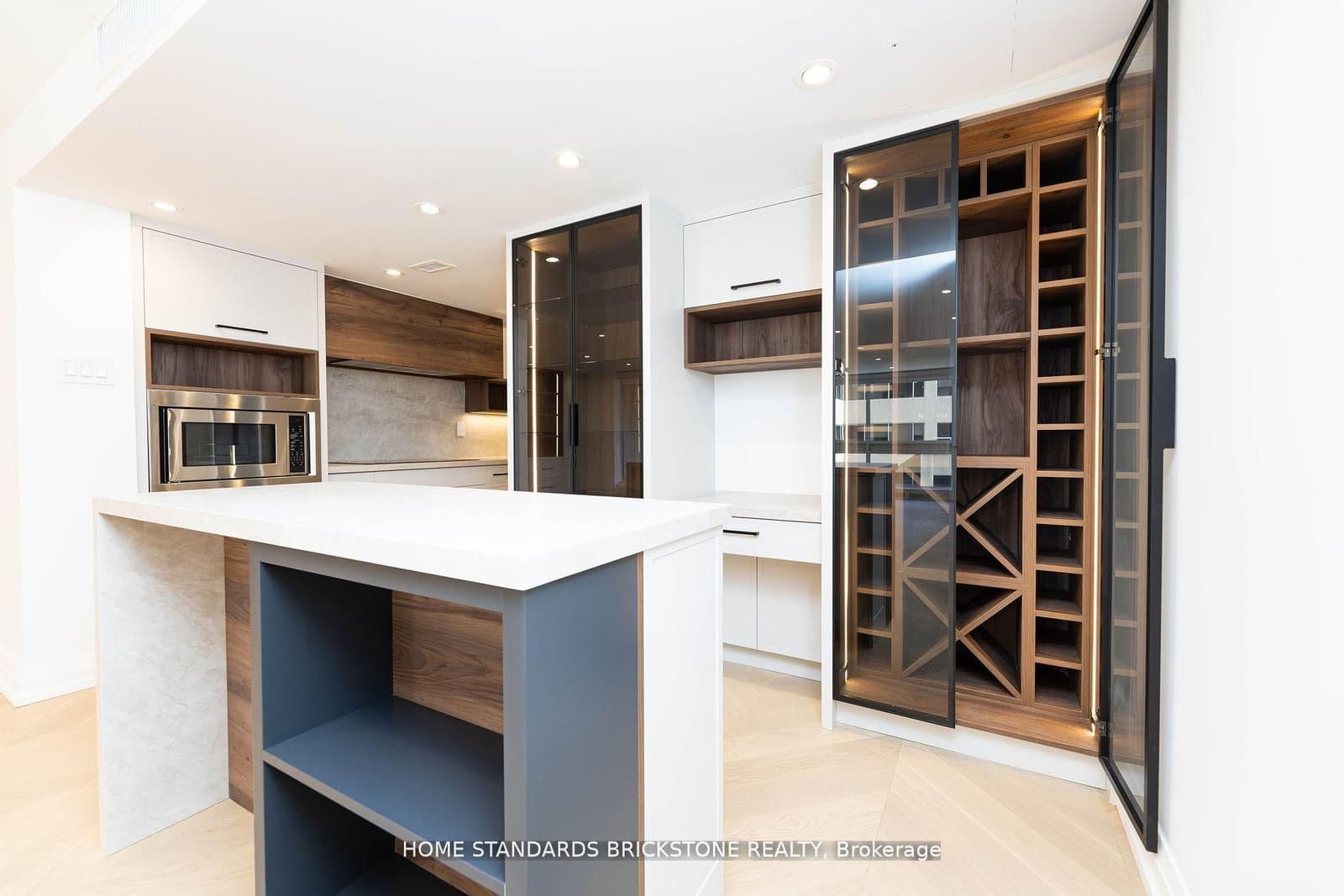 61 St Clair Avenue W, Unit 805 thumbnail 13