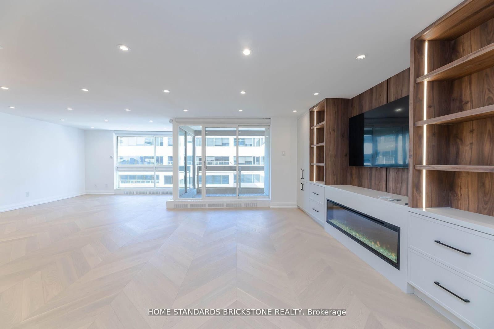 61 St Clair Avenue W, Unit 805 thumbnail 16