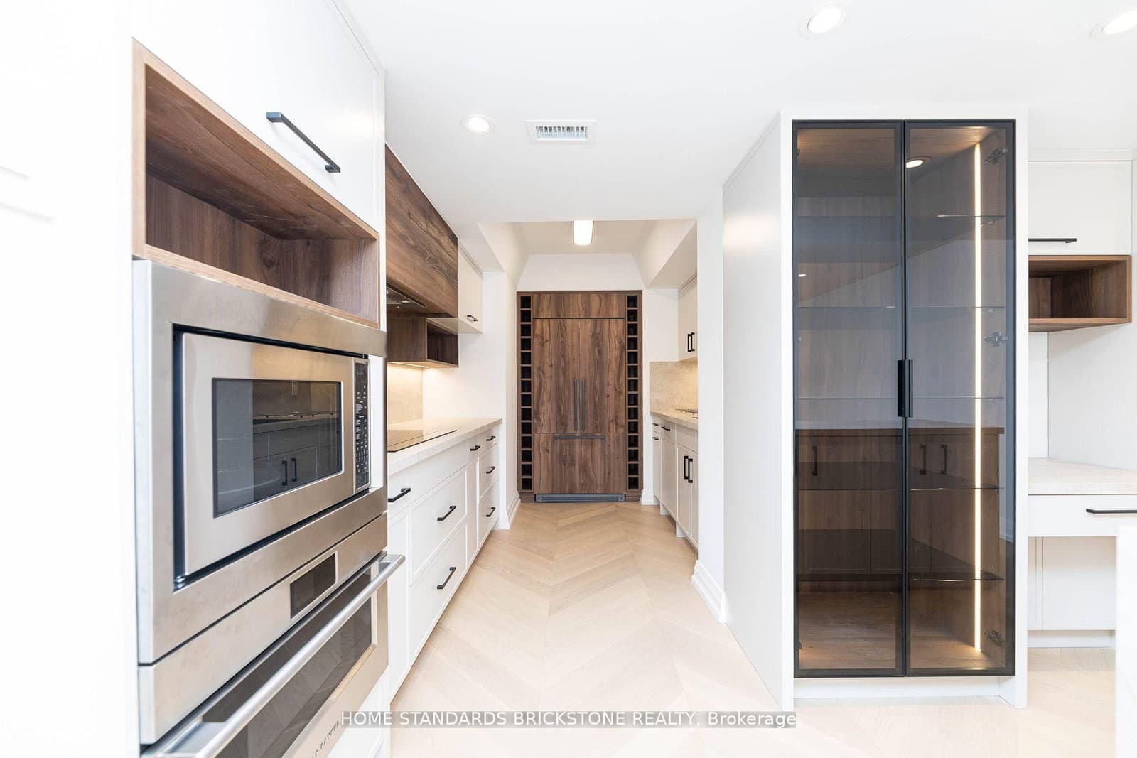 61 St Clair Avenue W, Unit 805 thumbnail 21
