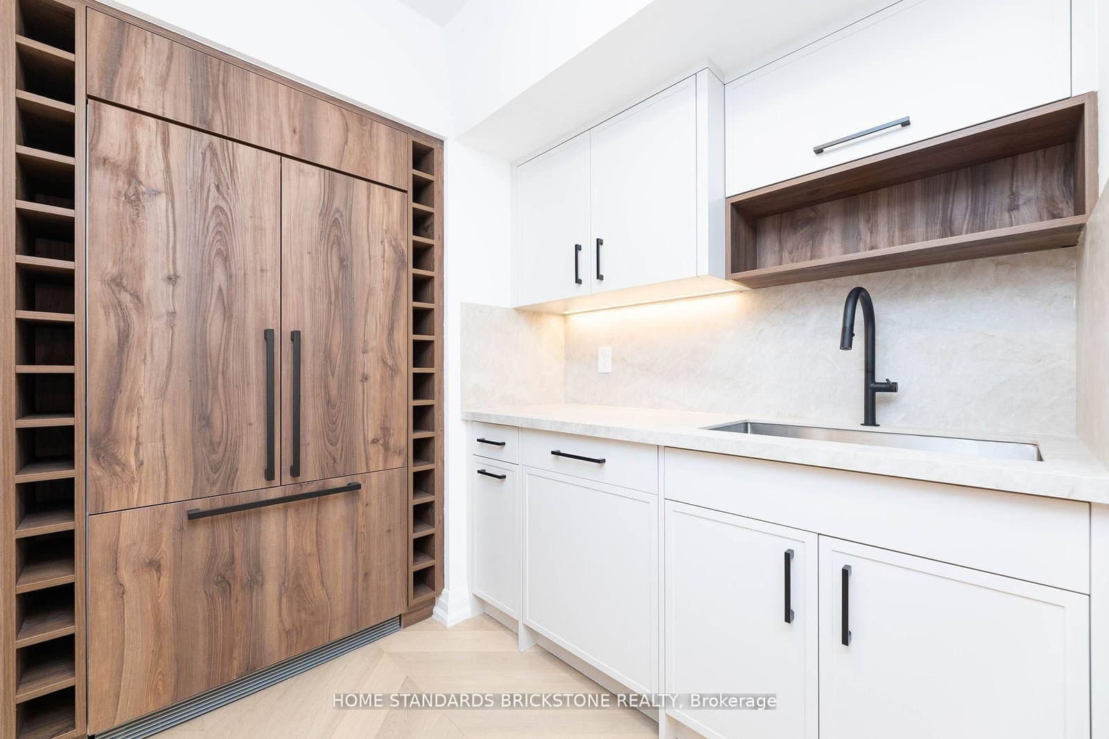 61 St Clair Avenue W, Unit 805 thumbnail 22