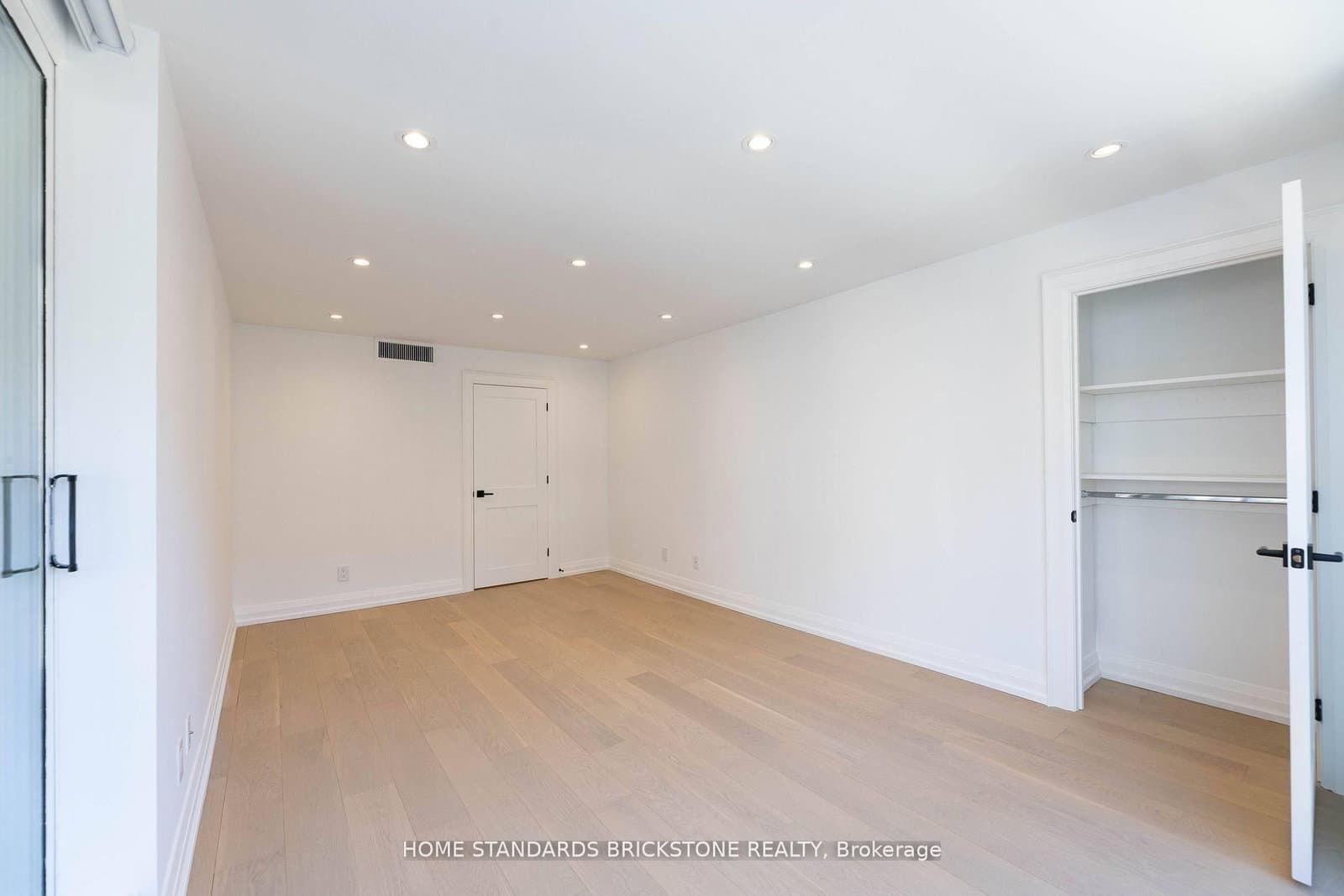 61 St Clair Avenue W, Unit 805 thumbnail 26