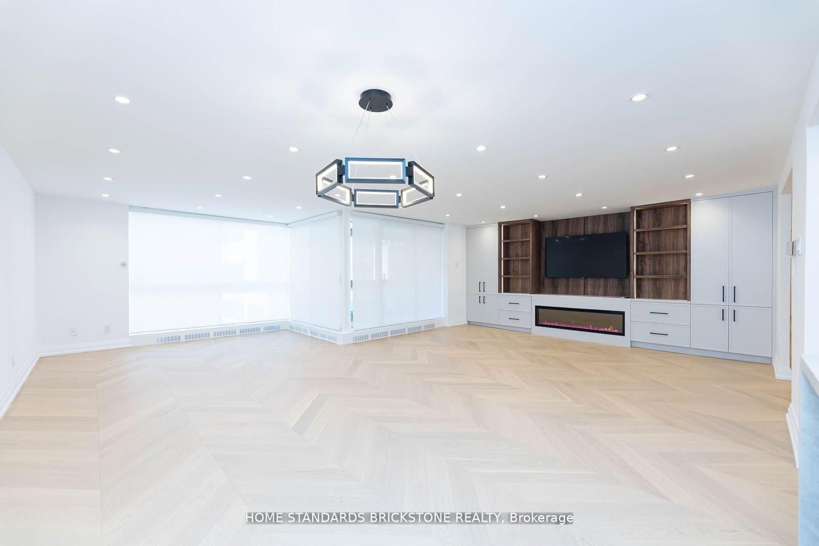 61 St Clair Avenue W, Unit 805 thumbnail 3
