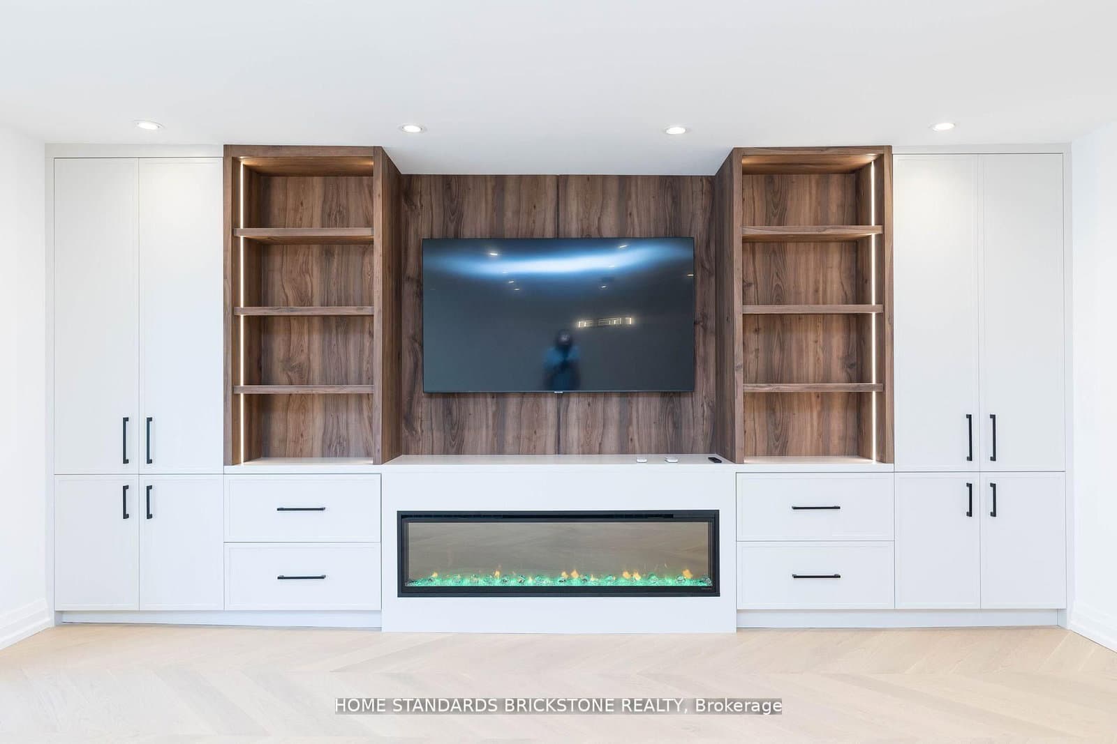 61 St Clair Avenue W, Unit 805 thumbnail 8