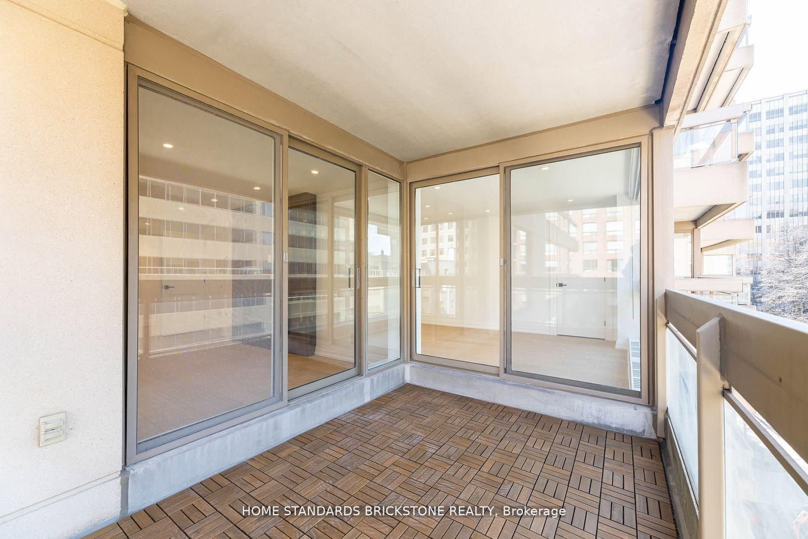 61 St Clair Avenue W, Unit 805 thumbnail 9