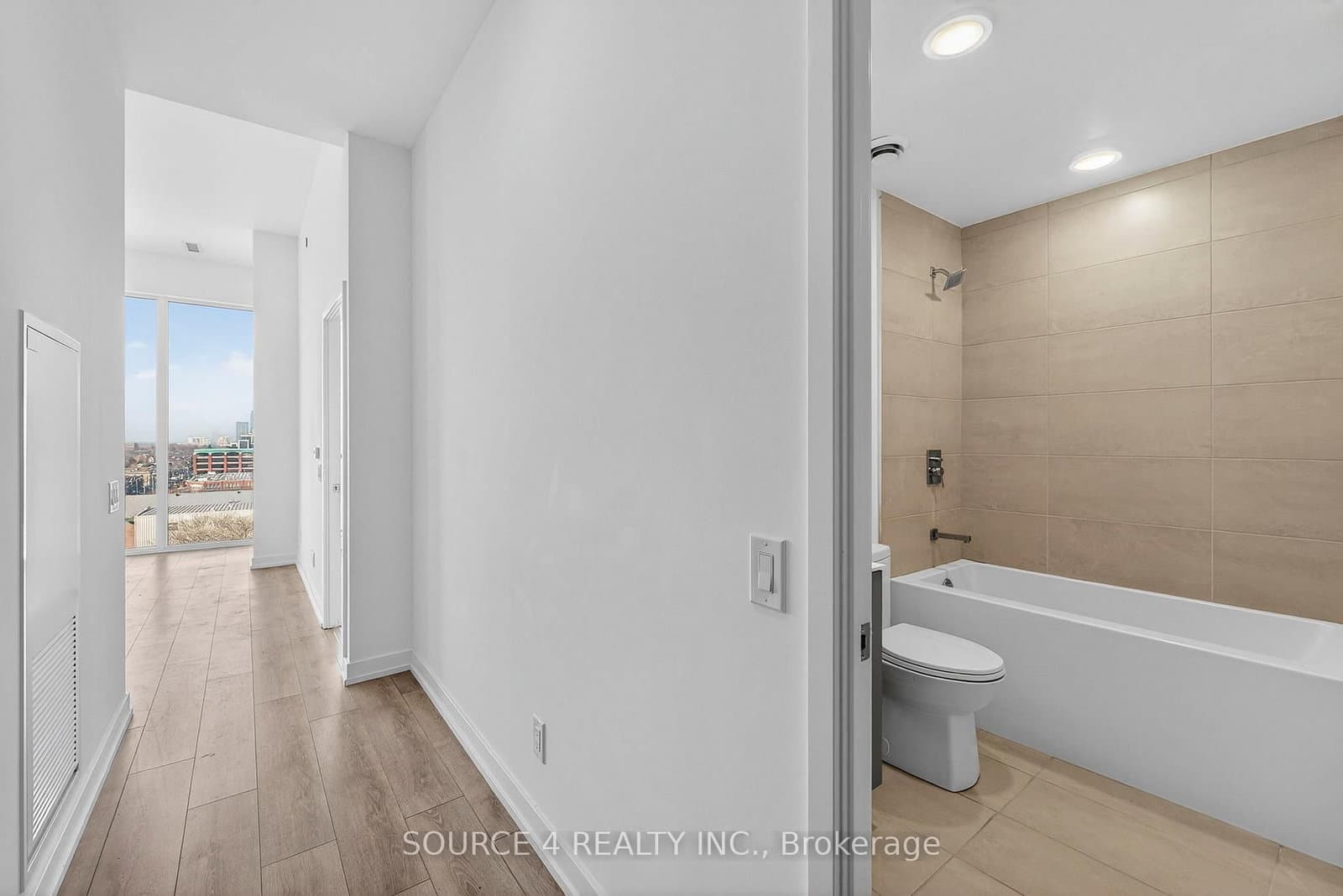 500 Dupont Street, Unit 805 thumbnail 2