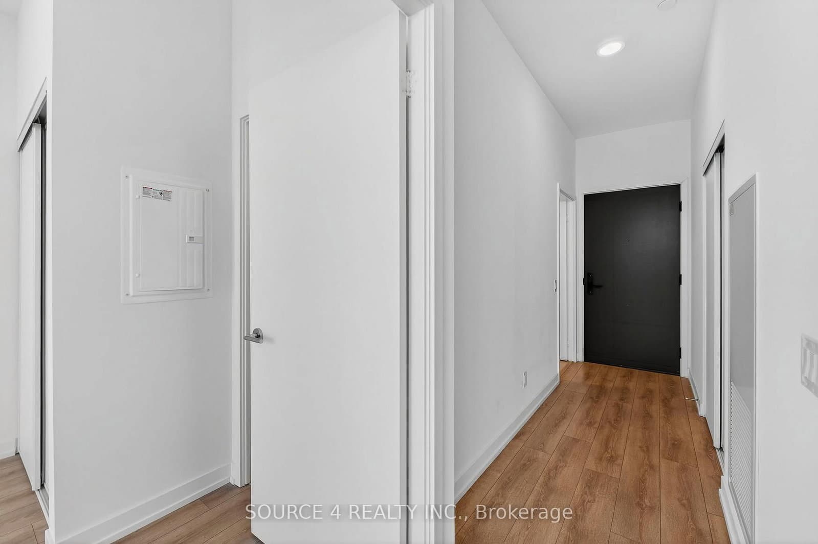 500 Dupont Street, Unit 805 thumbnail 4