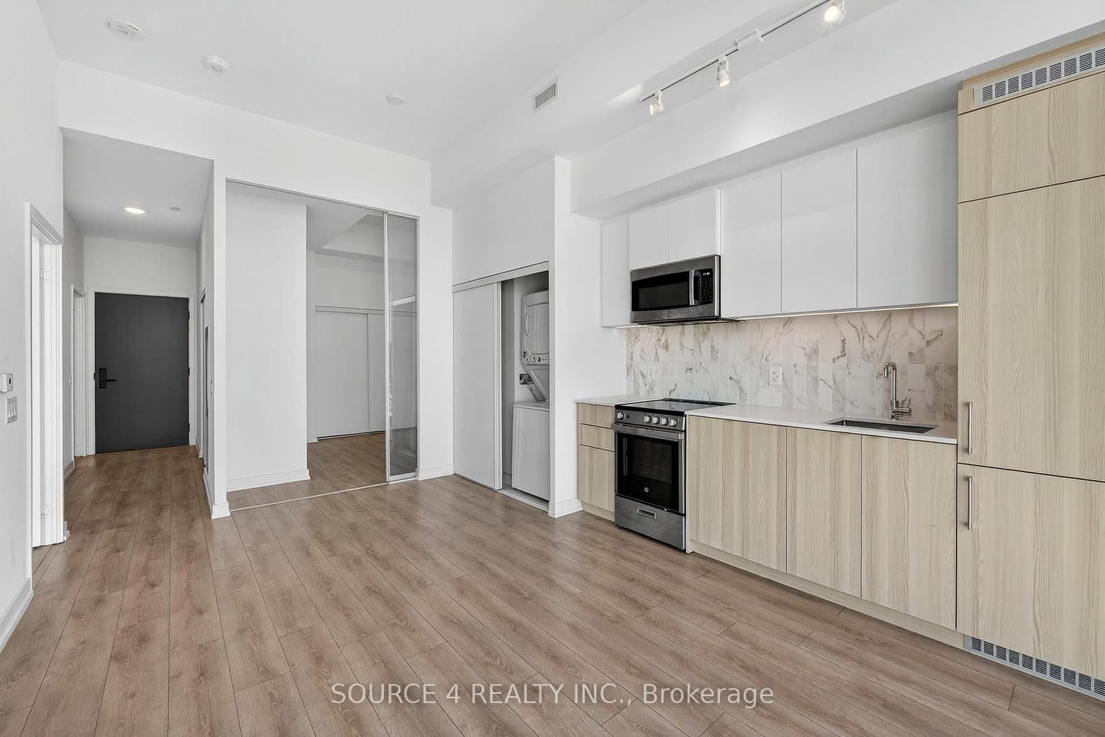 500 Dupont Street, Unit 805 thumbnail 8