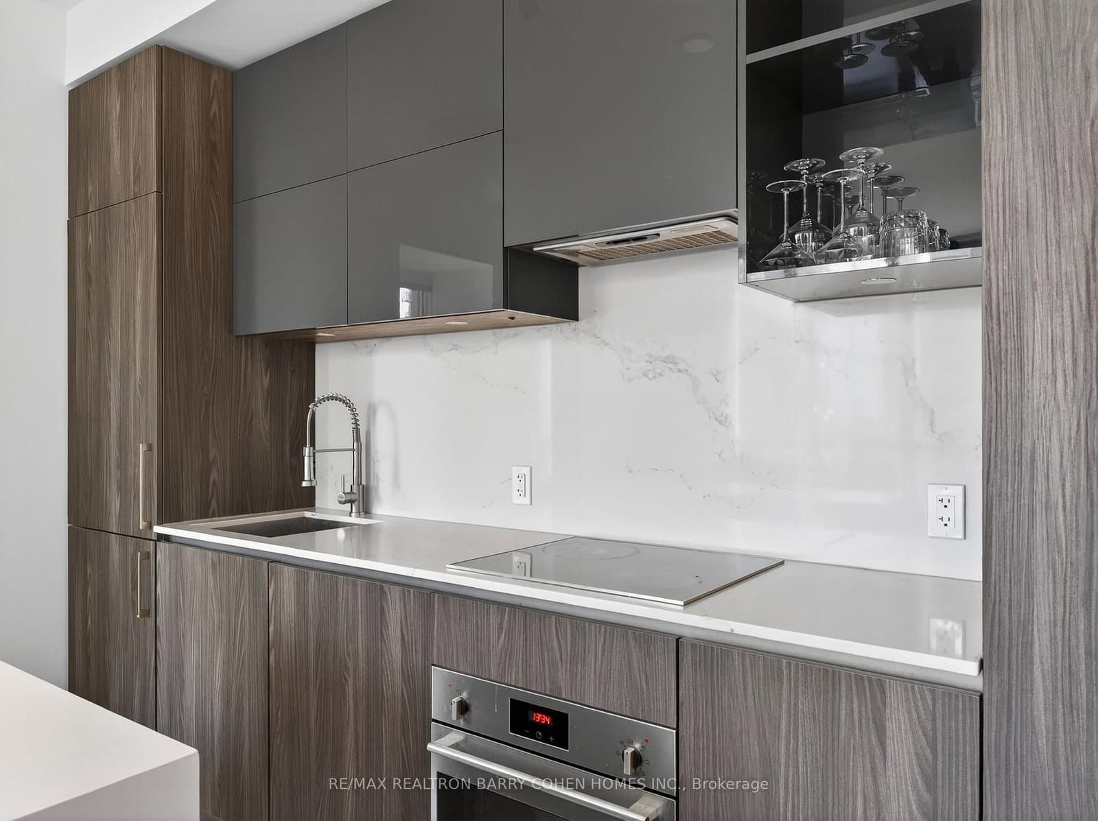 1 Yorkville Avenue, Unit 905 thumbnail 12