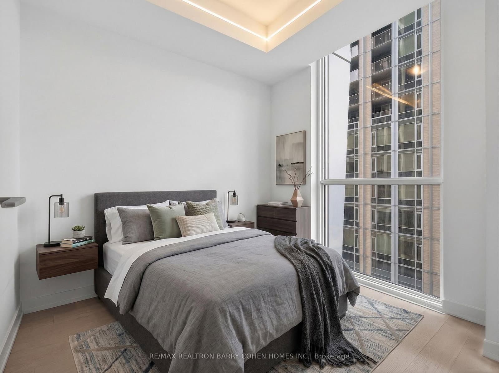1 Yorkville Avenue, Unit 905 thumbnail 17