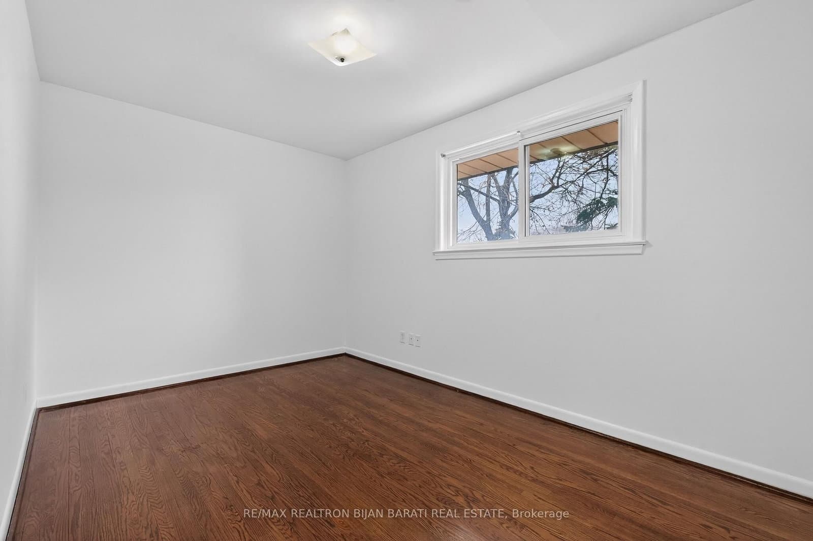 298 Newton Drive thumbnail 17